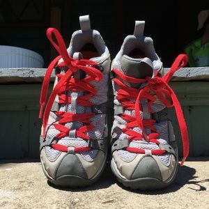 Women’s 8.5 Merrell Hiking Boot (Vibram Soles)